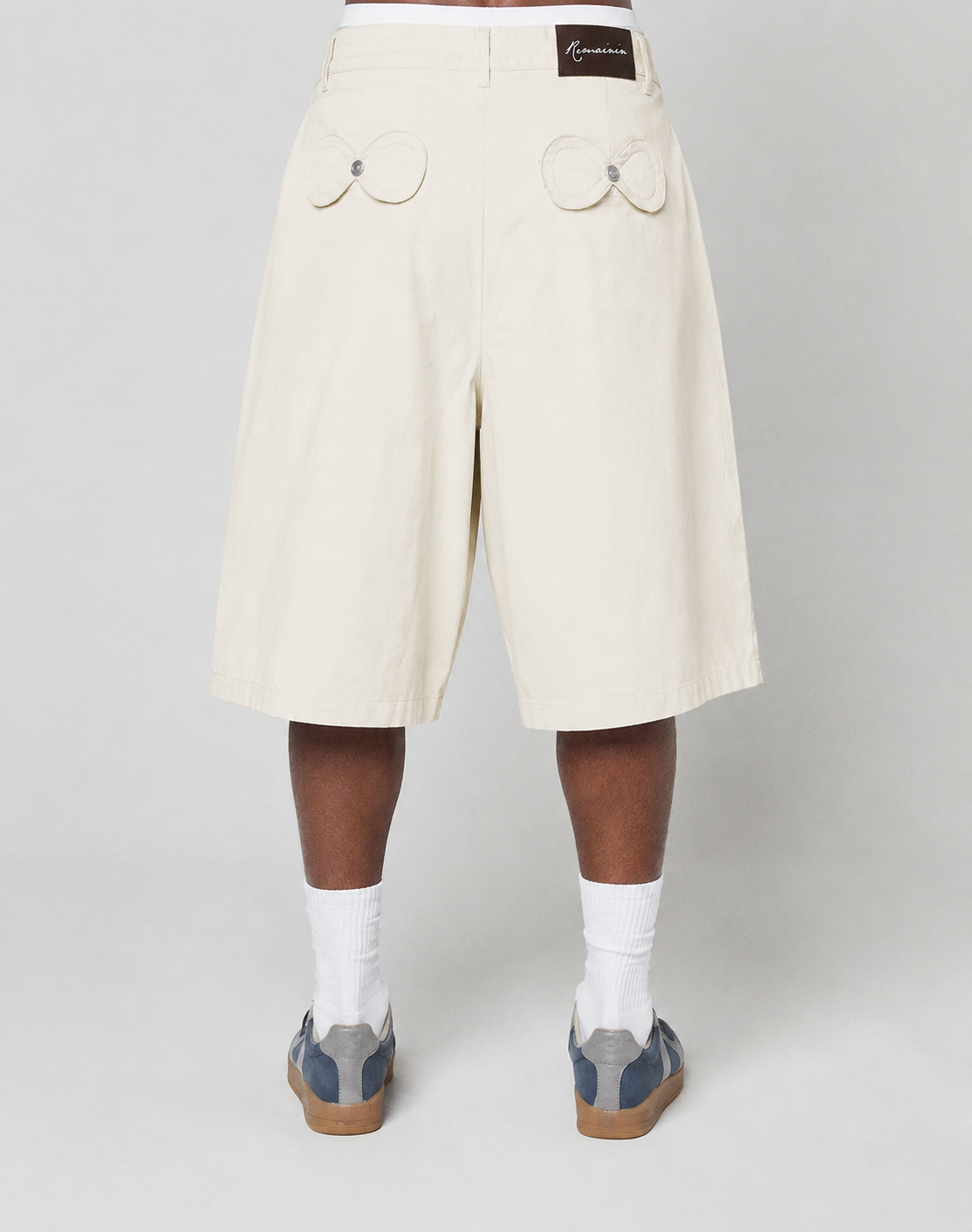 ÉTERNITÉ PLEATED SHORTS