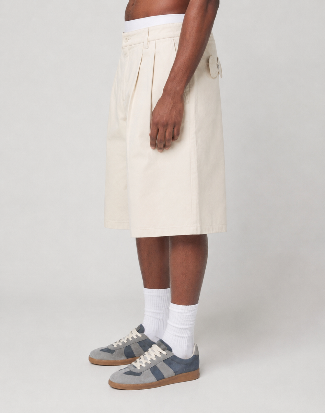 ÉTERNITÉ PLEATED SHORTS